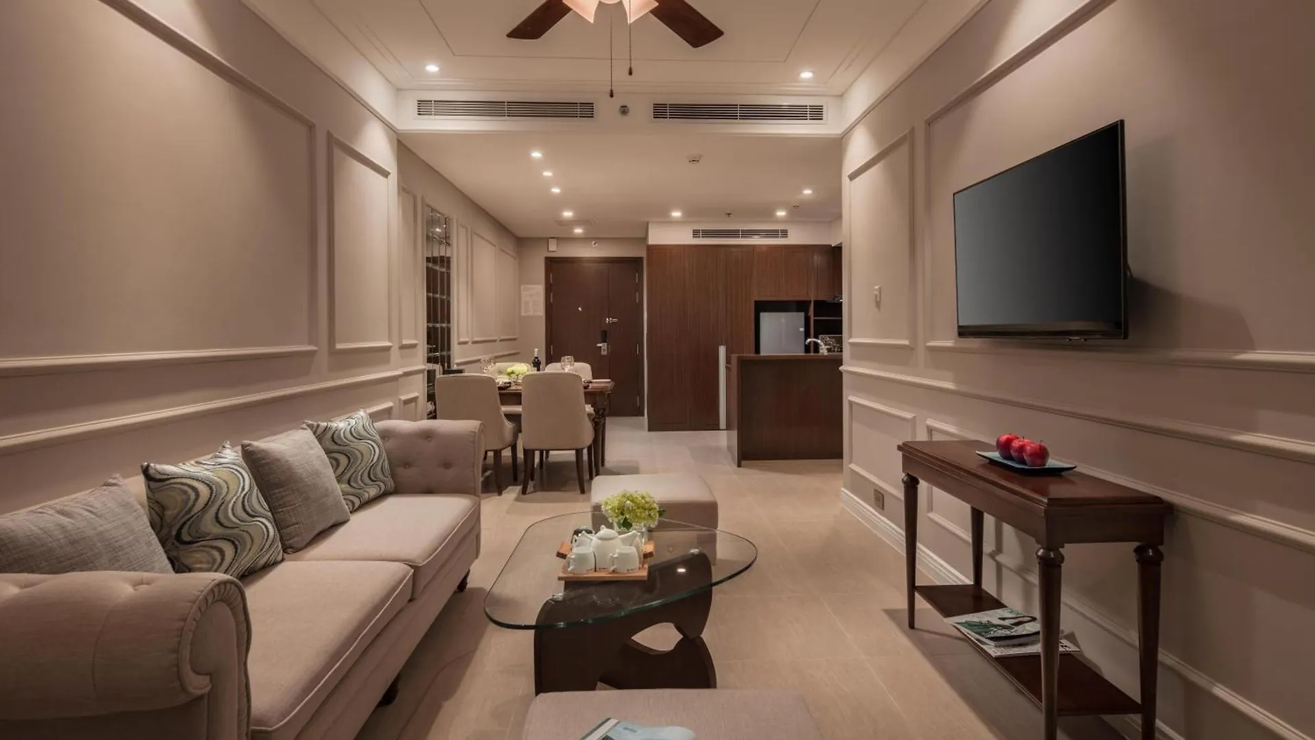 Beachfront Luxury Apartment - Rooftop Pool - Da Nang