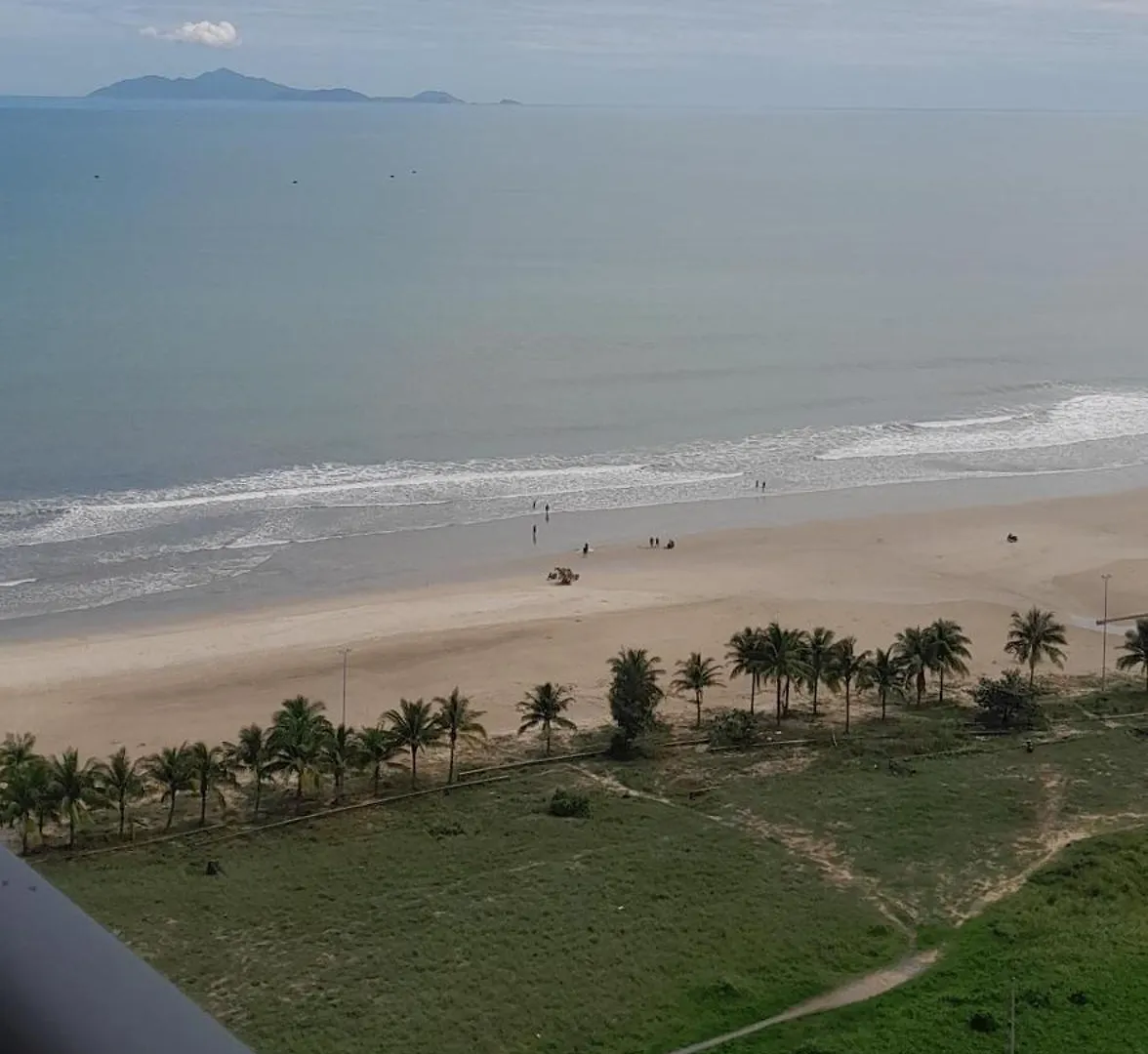 Beachfront Luxury Apartment - Rooftop Pool - Da Nang Vietnam