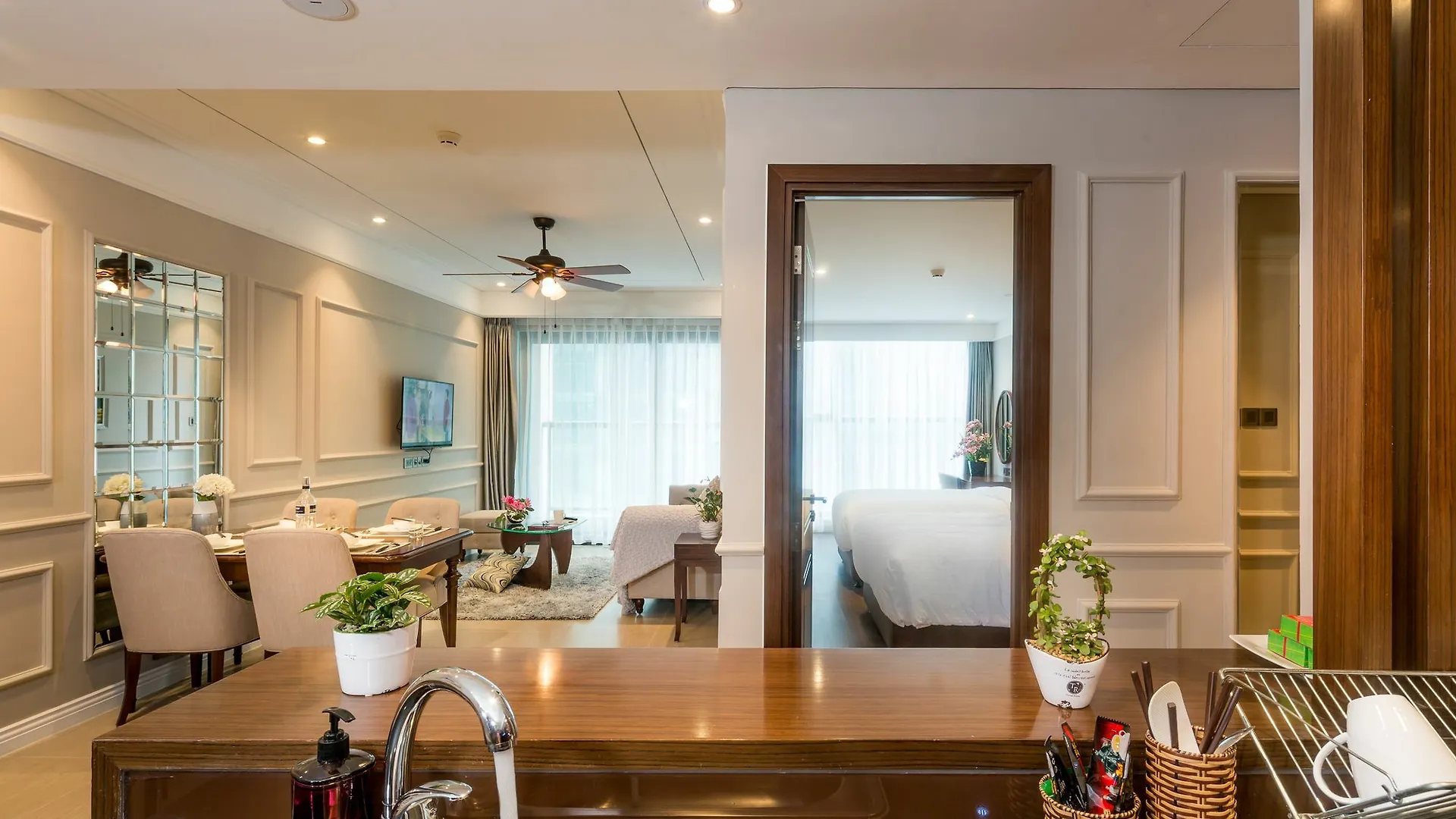 Beachfront Luxury Apartment - Rooftop Pool - Da Nang 0*,