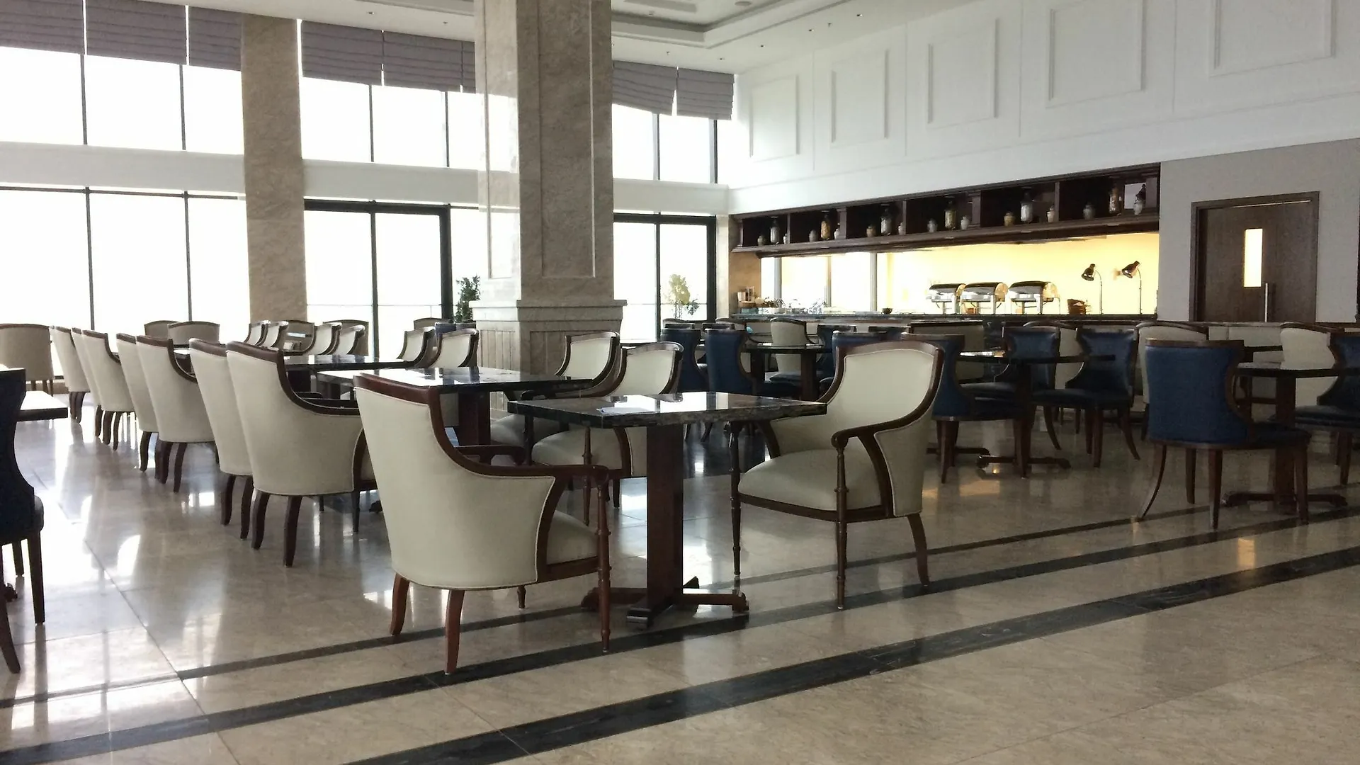 Beachfront Luxury Apartment - Rooftop Pool - Da Nang